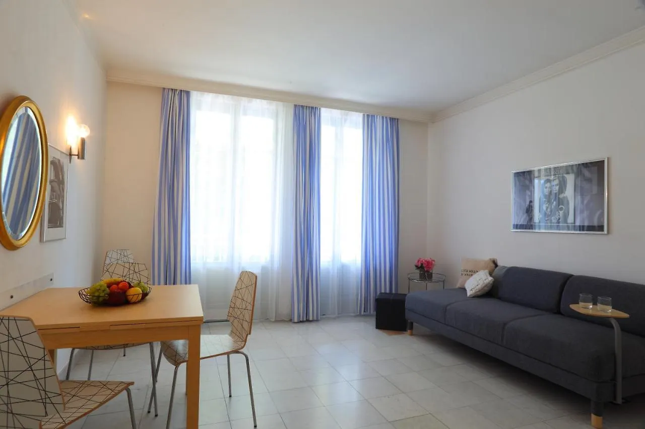 Apartment Lake Front 138 Porto Ceresio Italien